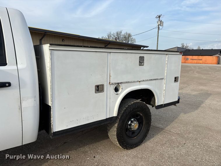 image for item DT0131 2009 Chevrolet Silverado 2500HD utility bed pickup truck