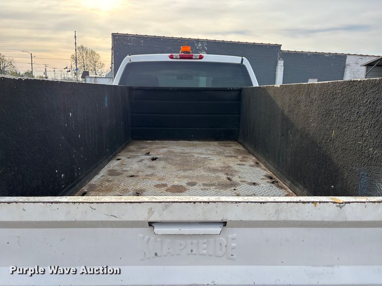 image for item DT0131 2009 Chevrolet Silverado 2500HD utility bed pickup truck