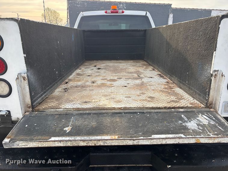 image for item DT0131 2009 Chevrolet Silverado 2500HD utility bed pickup truck