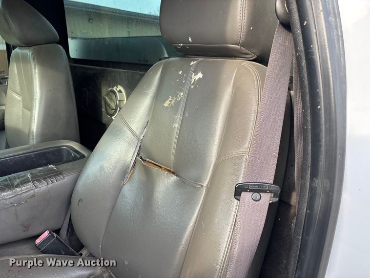 image for item DT0131 2009 Chevrolet Silverado 2500HD utility bed pickup truck