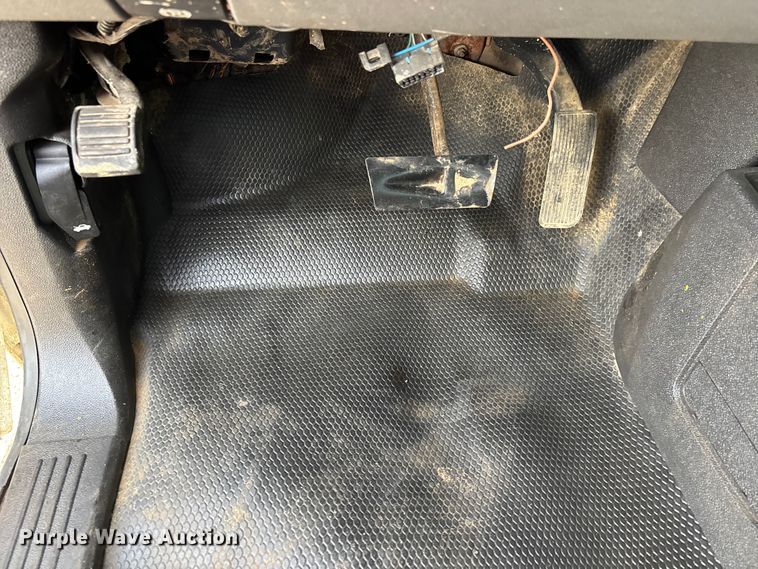 image for item DT0131 2009 Chevrolet Silverado 2500HD utility bed pickup truck