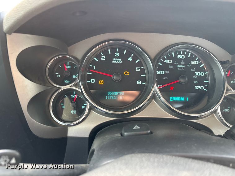 image for item DT0131 2009 Chevrolet Silverado 2500HD utility bed pickup truck