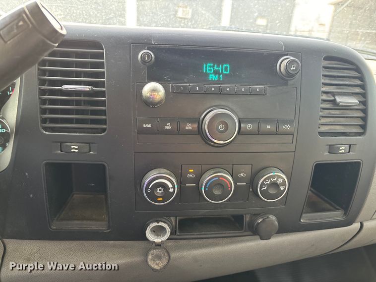 image for item DT0131 2009 Chevrolet Silverado 2500HD utility bed pickup truck