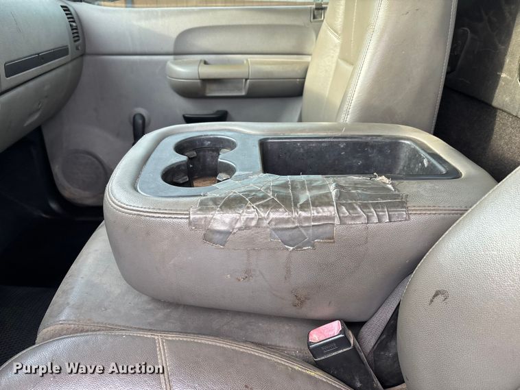 image for item DT0131 2009 Chevrolet Silverado 2500HD utility bed pickup truck