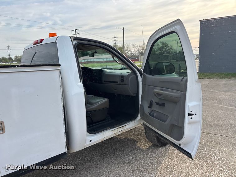 image for item DT0131 2009 Chevrolet Silverado 2500HD utility bed pickup truck