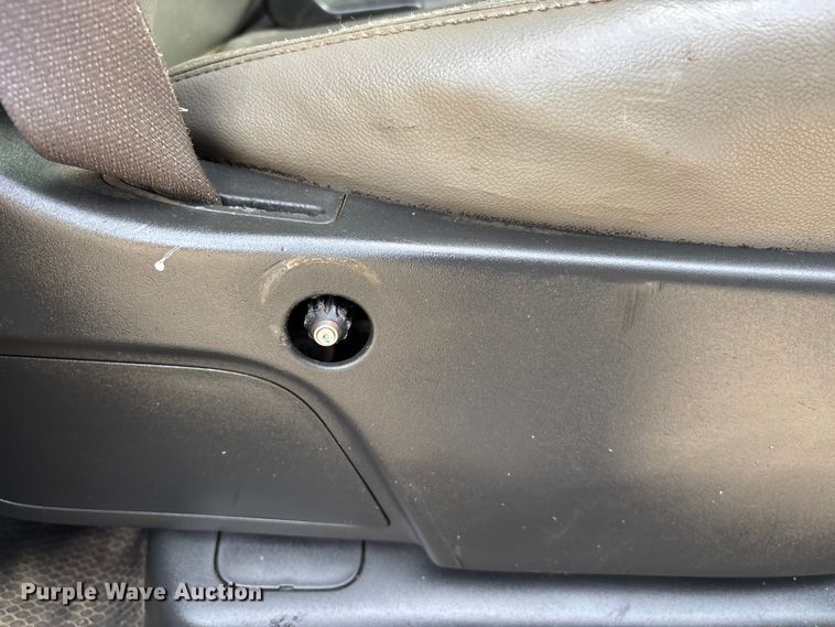 image for item DT0131 2009 Chevrolet Silverado 2500HD utility bed pickup truck