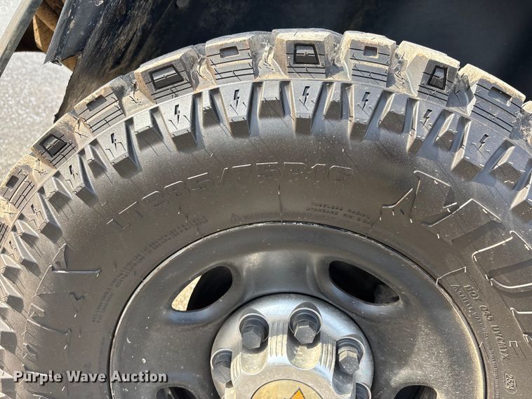 image for item DT0131 2009 Chevrolet Silverado 2500HD utility bed pickup truck