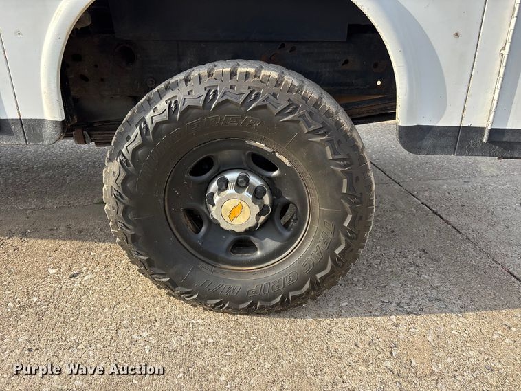 image for item DT0131 2009 Chevrolet Silverado 2500HD utility bed pickup truck