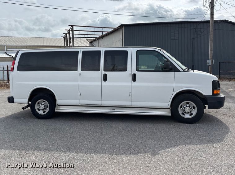 image for item DT0138 2016 Chevrolet Express van