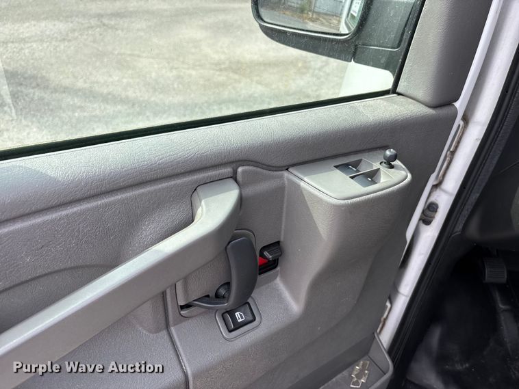 image for item DT0138 2016 Chevrolet Express van