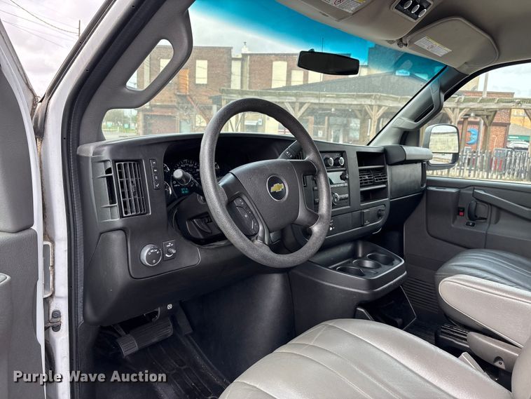 image for item DT0138 2016 Chevrolet Express van