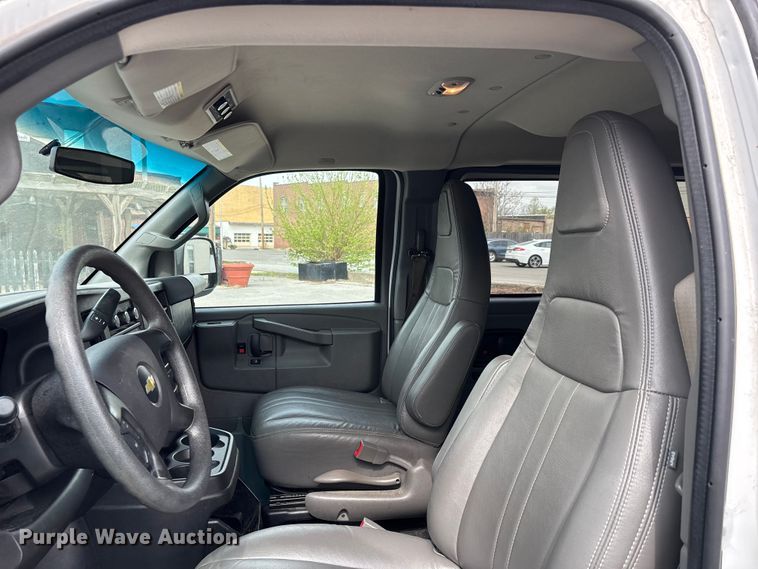 image for item DT0138 2016 Chevrolet Express van