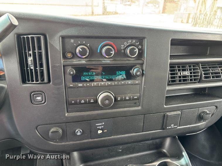 image for item DT0138 2016 Chevrolet Express van