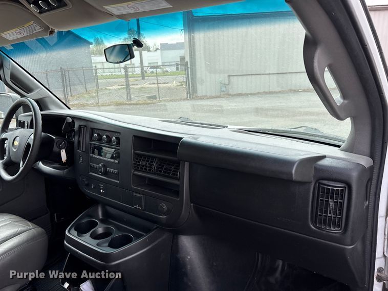 image for item DT0138 2016 Chevrolet Express van