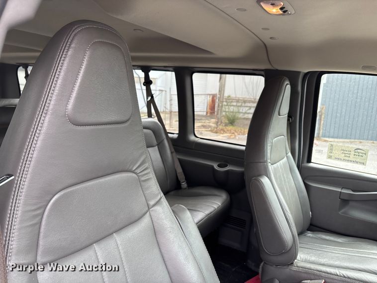 image for item DT0138 2016 Chevrolet Express van