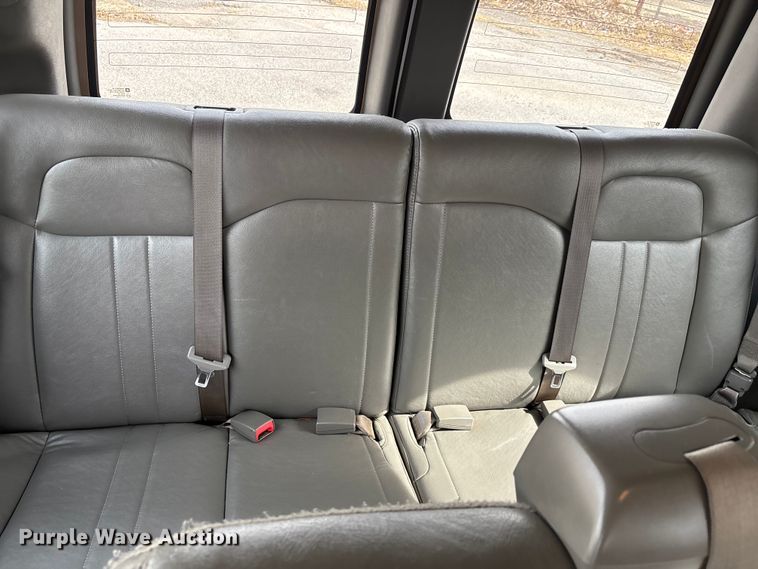 image for item DT0138 2016 Chevrolet Express van