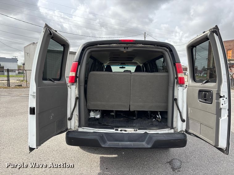 image for item DT0138 2016 Chevrolet Express van