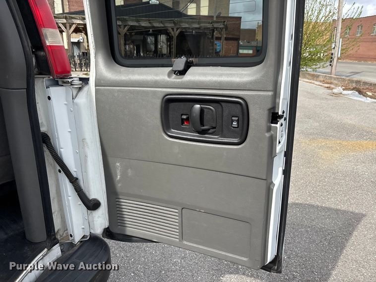 image for item DT0138 2016 Chevrolet Express van