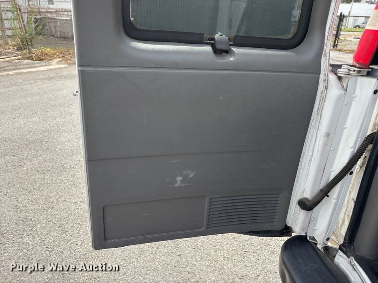 image for item DT0138 2016 Chevrolet Express van