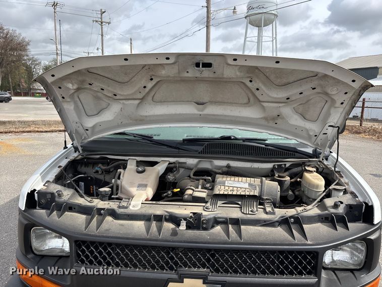 image for item DT0138 2016 Chevrolet Express van