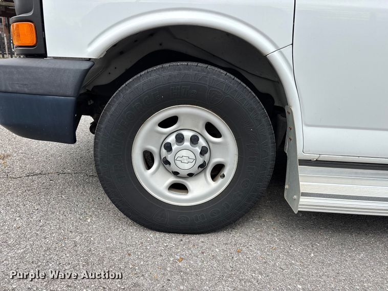 image for item DT0138 2016 Chevrolet Express van