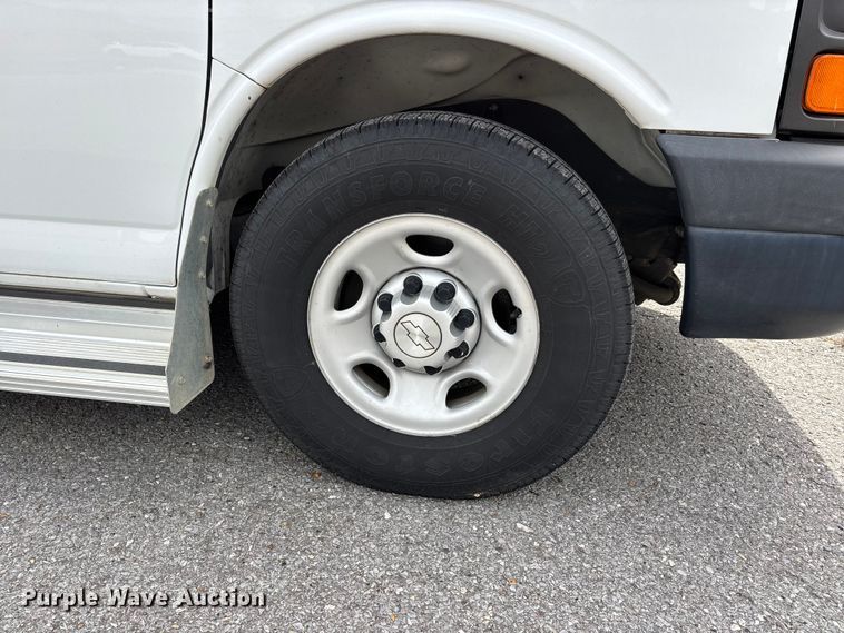 image for item DT0138 2016 Chevrolet Express van