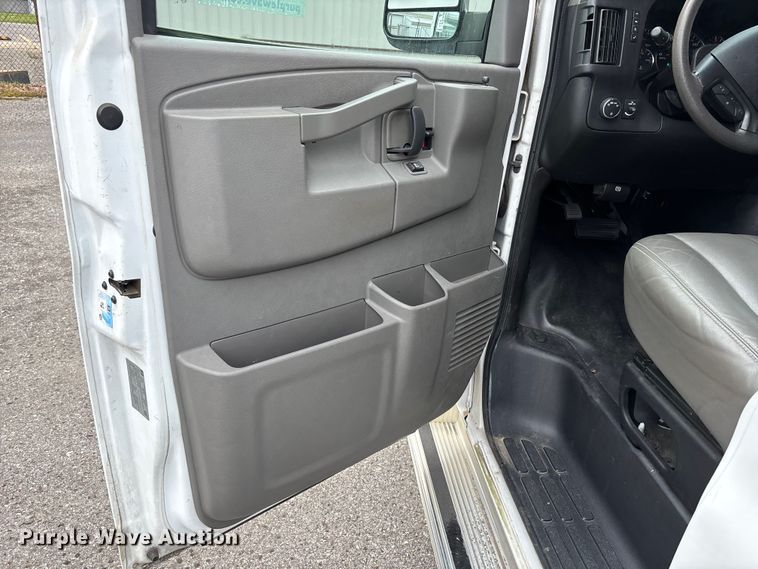 image for item DT0139 2016 Chevrolet Express van