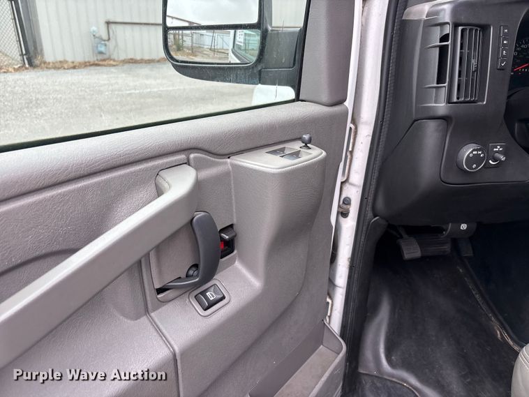 image for item DT0139 2016 Chevrolet Express van
