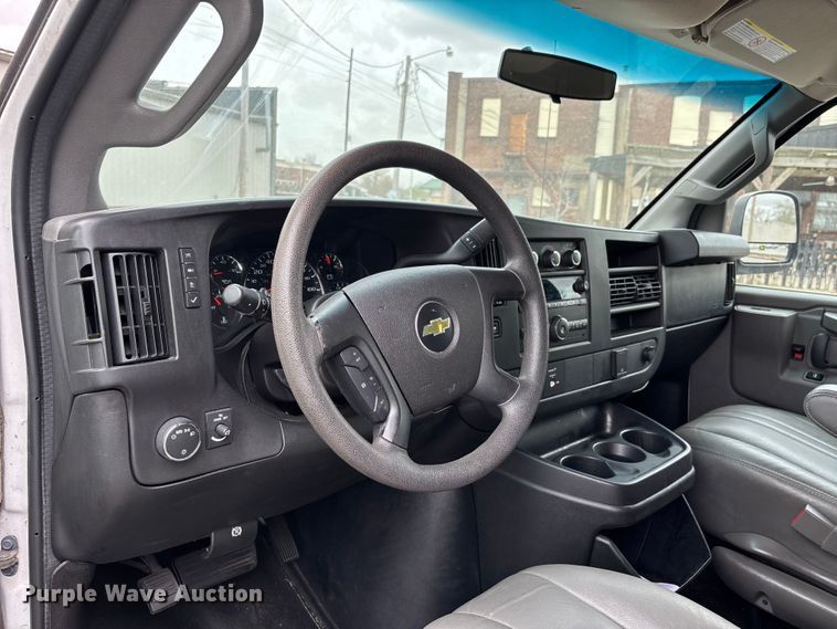 image for item DT0139 2016 Chevrolet Express van