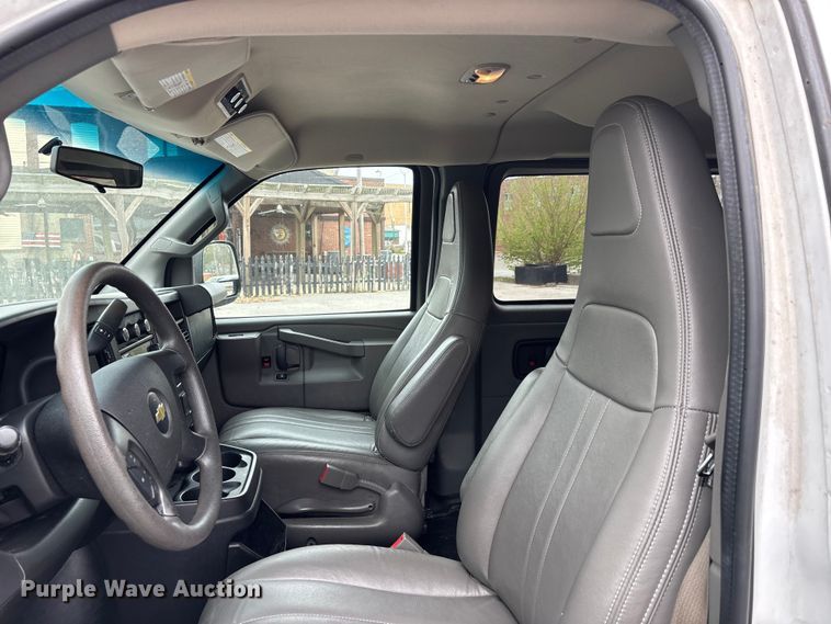 image for item DT0139 2016 Chevrolet Express van