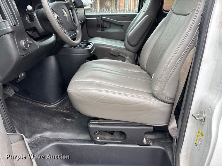 image for item DT0139 2016 Chevrolet Express van