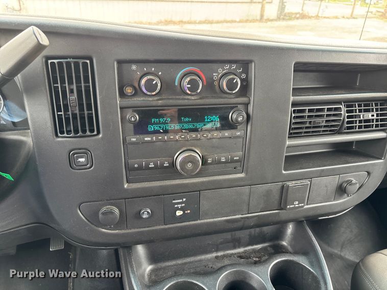 image for item DT0139 2016 Chevrolet Express van