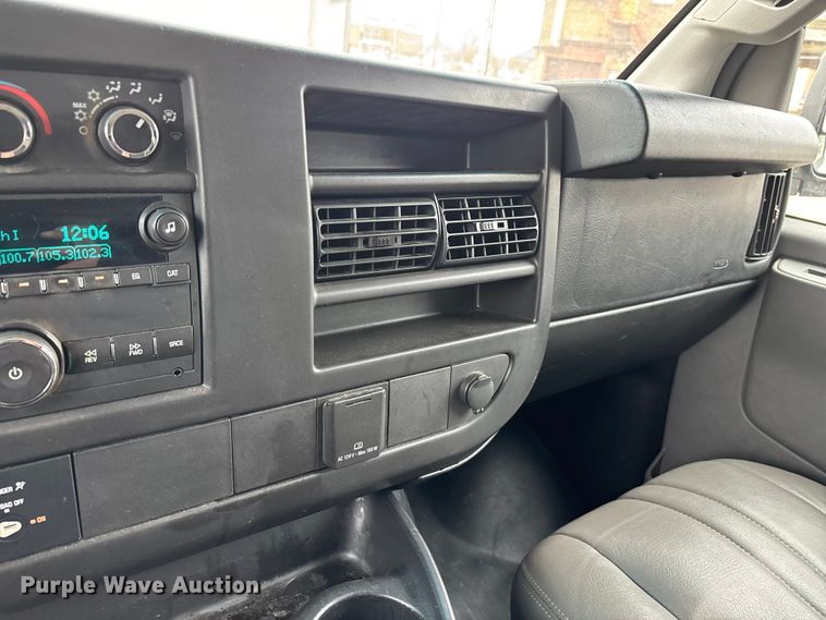 image for item DT0139 2016 Chevrolet Express van