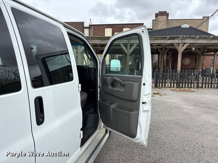 image for item DT0139 2016 Chevrolet Express van