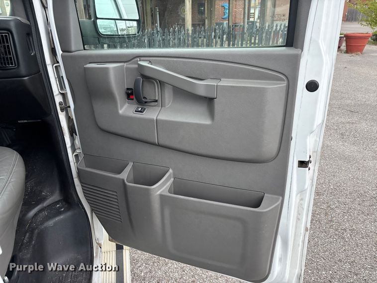 image for item DT0139 2016 Chevrolet Express van