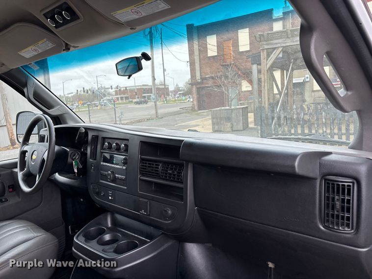 image for item DT0139 2016 Chevrolet Express van