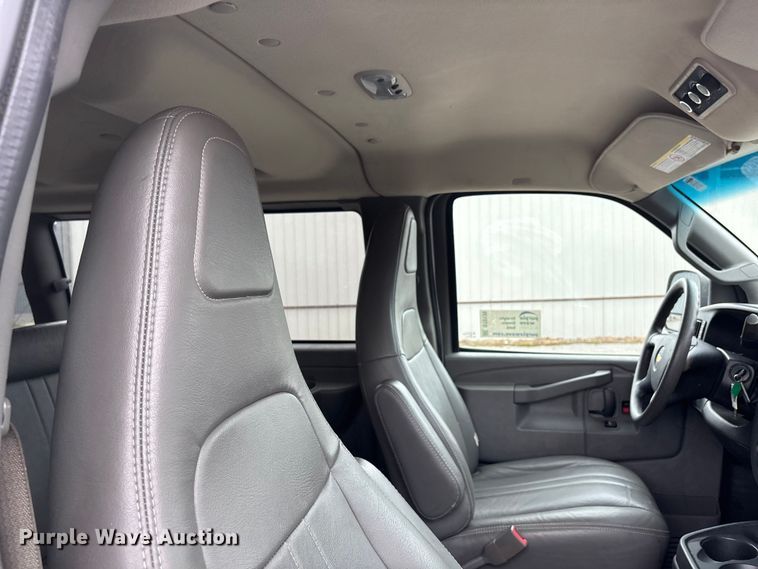 image for item DT0139 2016 Chevrolet Express van