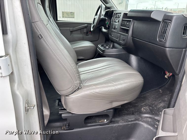 image for item DT0139 2016 Chevrolet Express van