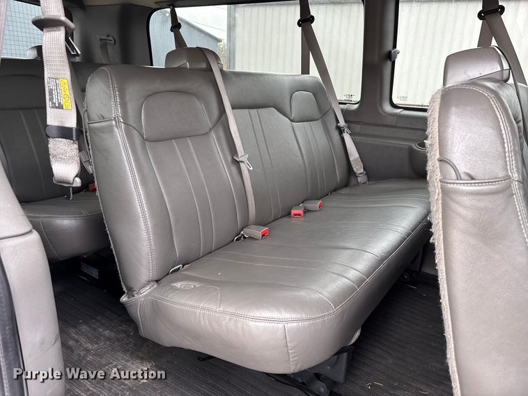 image for item DT0139 2016 Chevrolet Express van