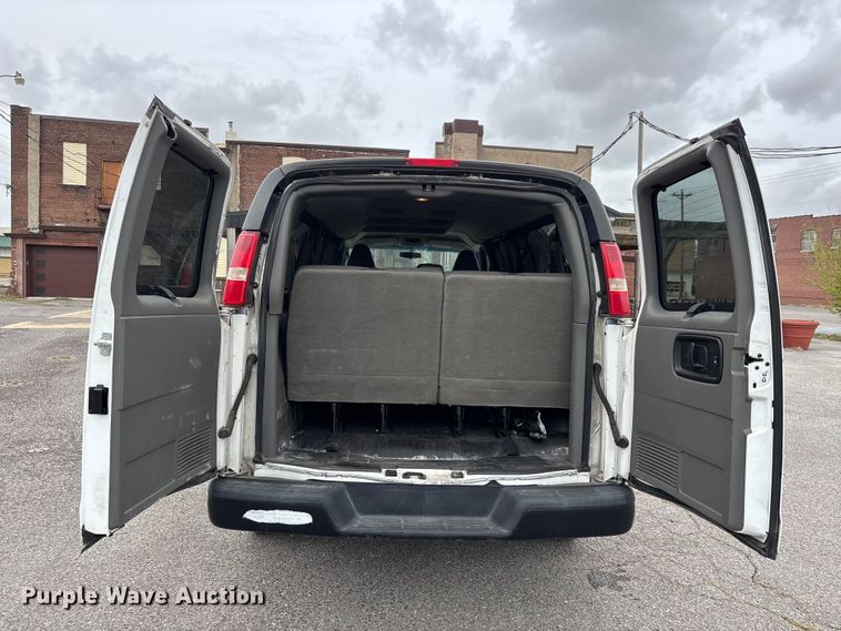 image for item DT0139 2016 Chevrolet Express van