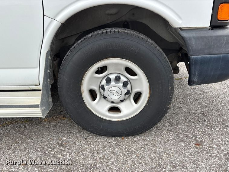 image for item DT0139 2016 Chevrolet Express van