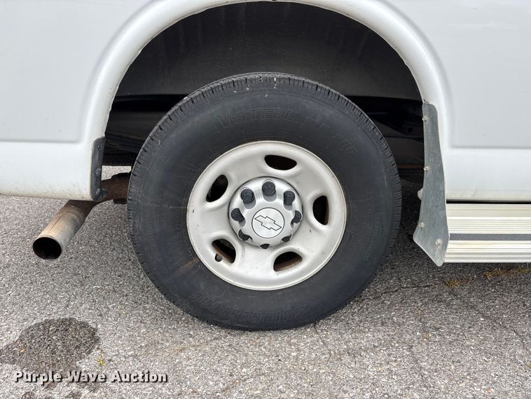 image for item DT0139 2016 Chevrolet Express van