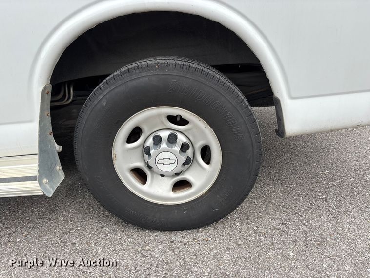 image for item DT0139 2016 Chevrolet Express van