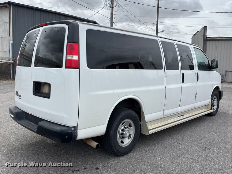 image for item DT0140 2016 Chevrolet Express van