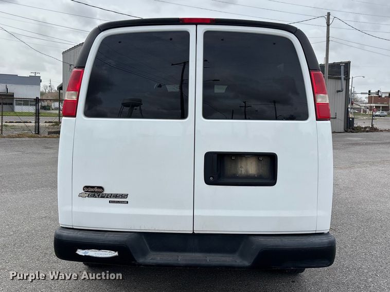 image for item DT0140 2016 Chevrolet Express van