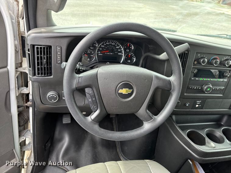 image for item DT0140 2016 Chevrolet Express van