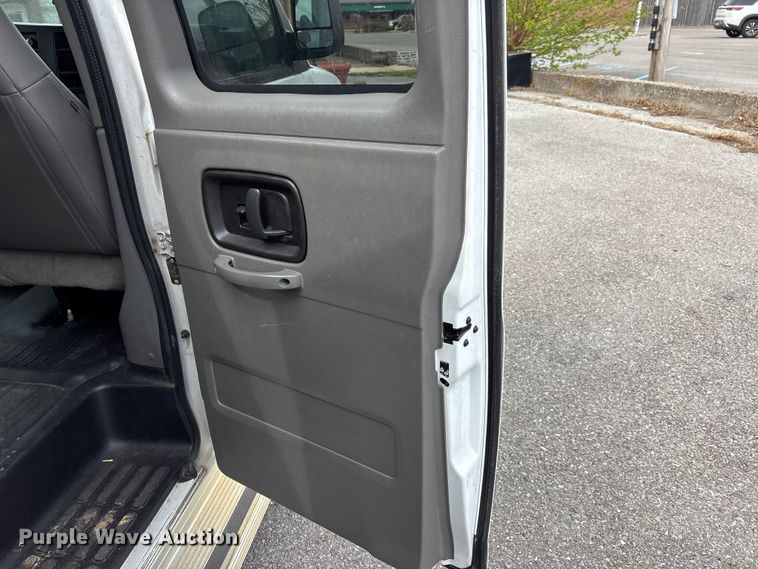 image for item DT0140 2016 Chevrolet Express van