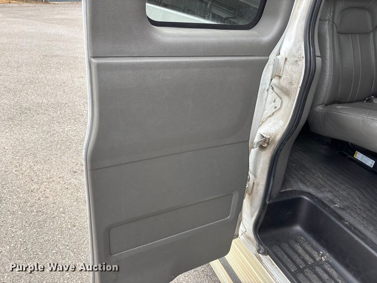 image for item DT0140 2016 Chevrolet Express van