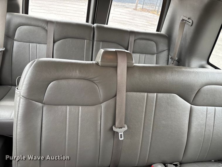 image for item DT0140 2016 Chevrolet Express van