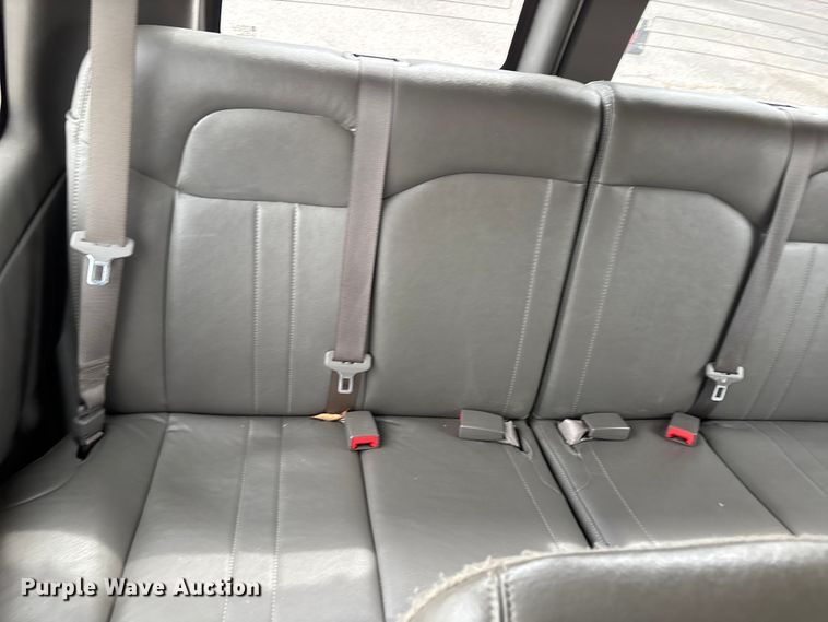 image for item DT0140 2016 Chevrolet Express van